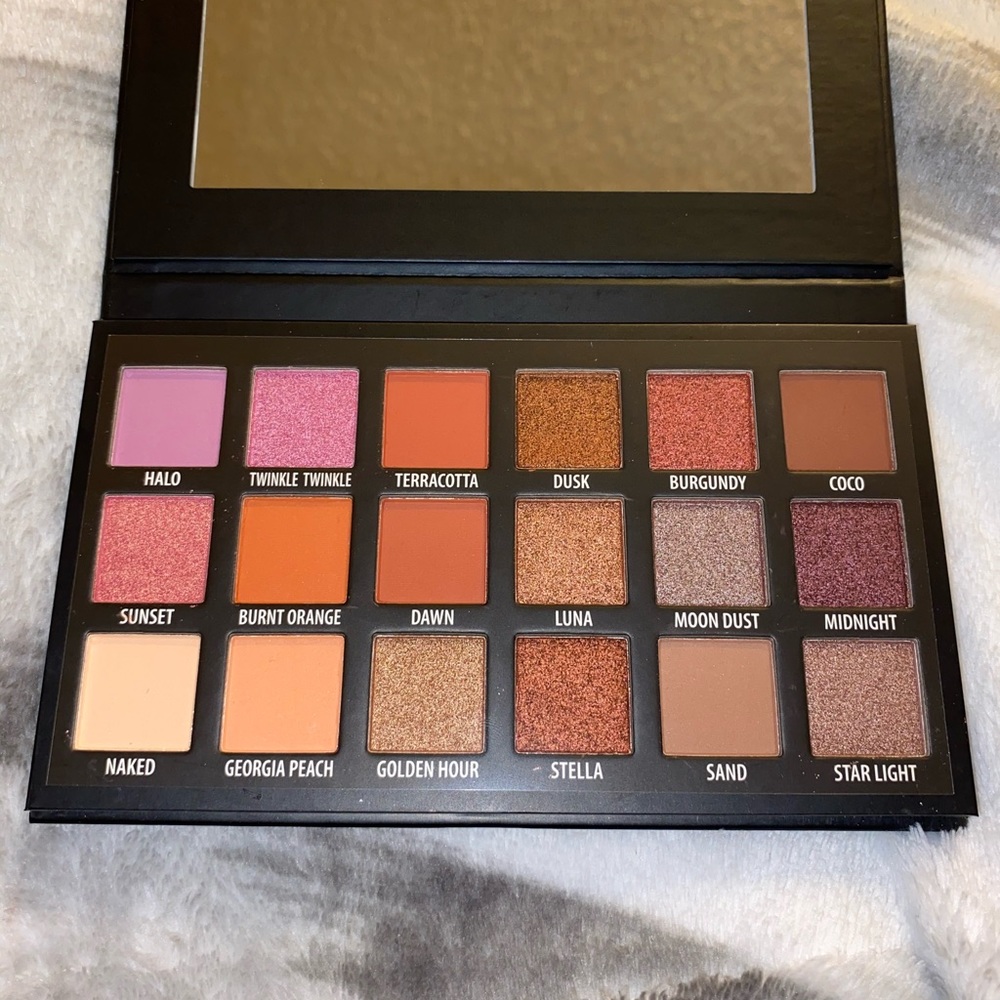 Day + night palette by KAn Cosmetics